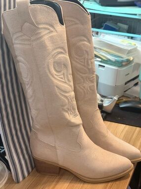 Women's Over-the-Knee Western Boots in Tan Suede